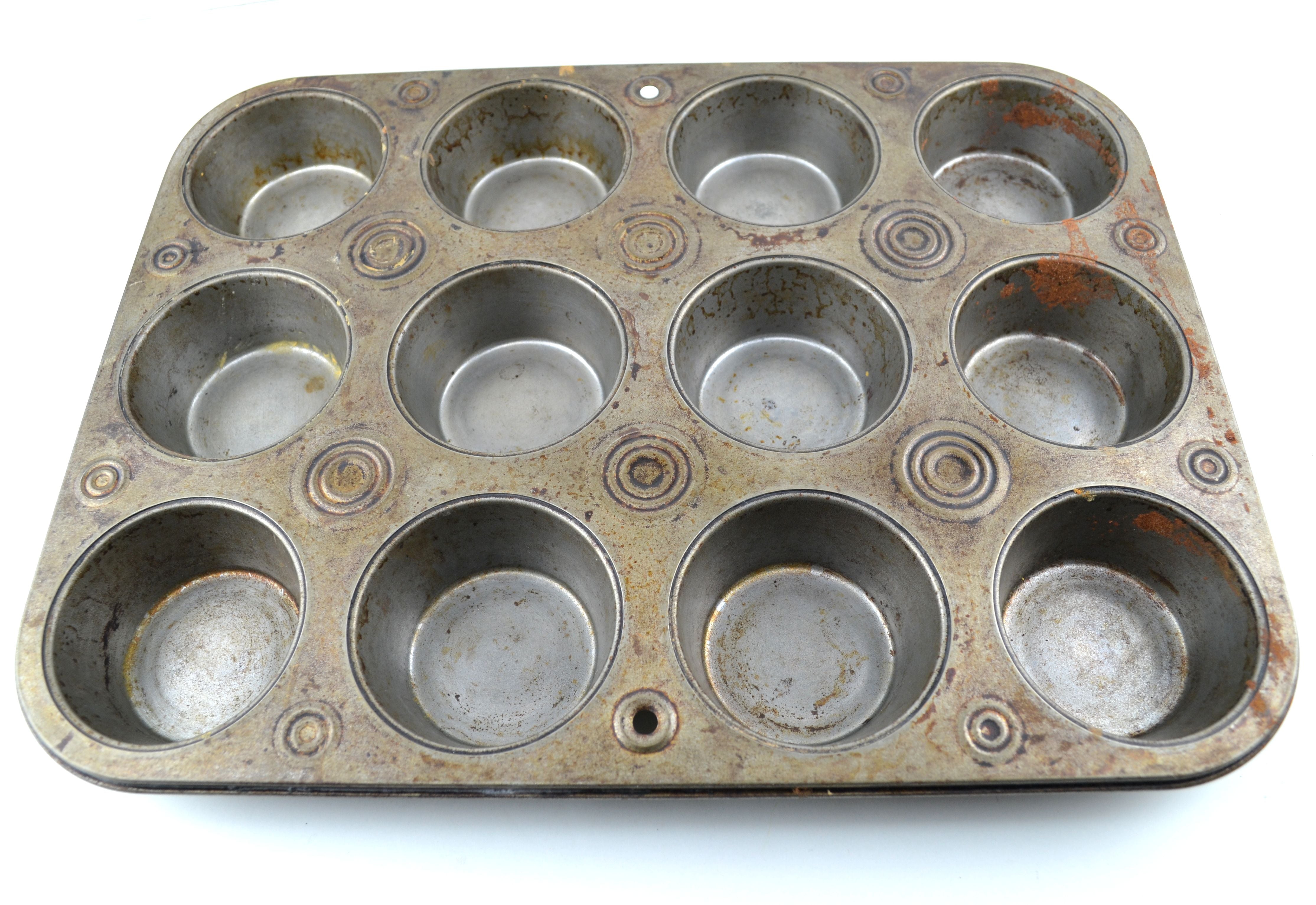 Vintage Muffin Pan, Vintage Muffin Tin, 12 Cup Muffin Pan