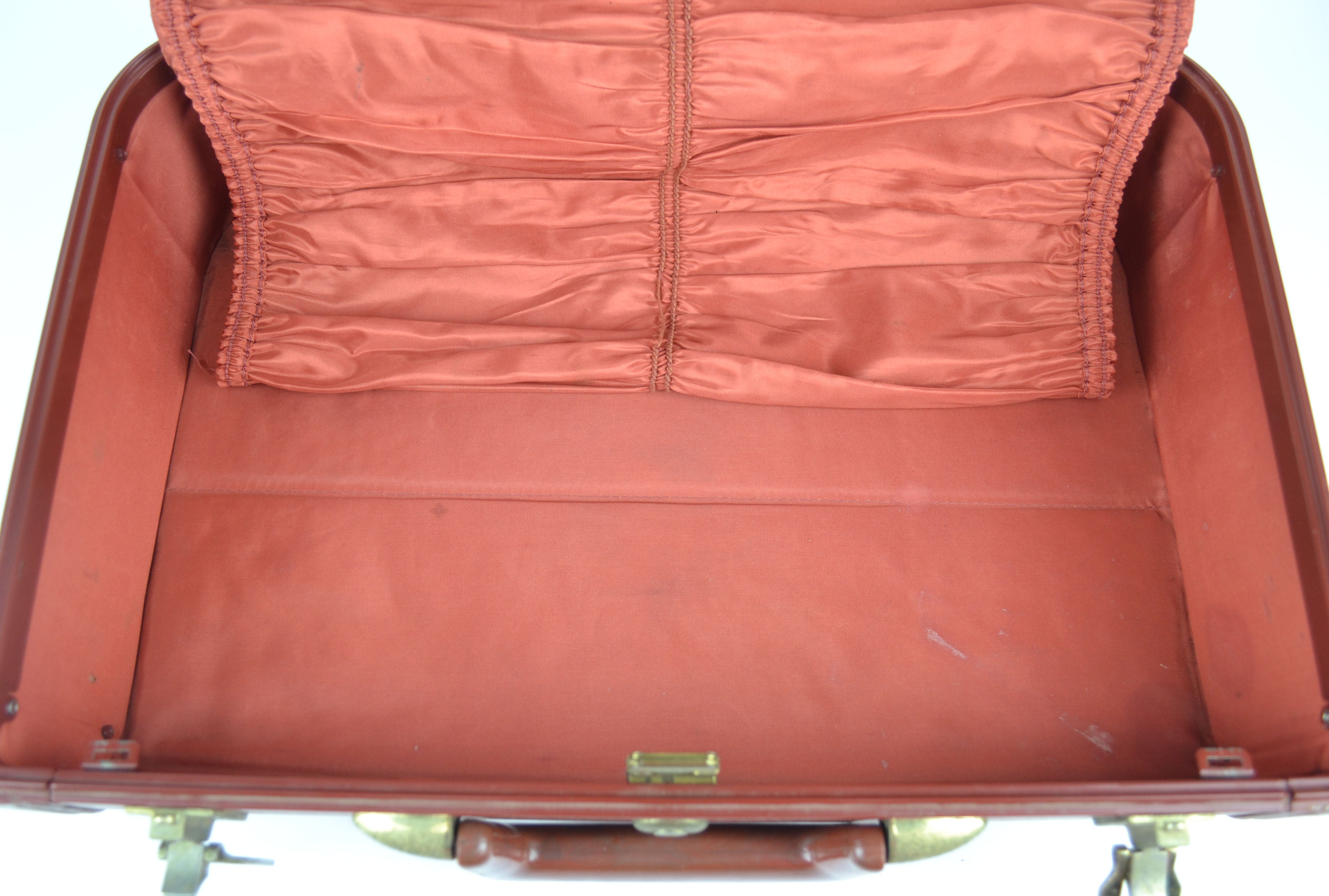Vintage JC Higgins Luggage Hardside Suitcase Brown Travel Bag Gold Toned  Hardware